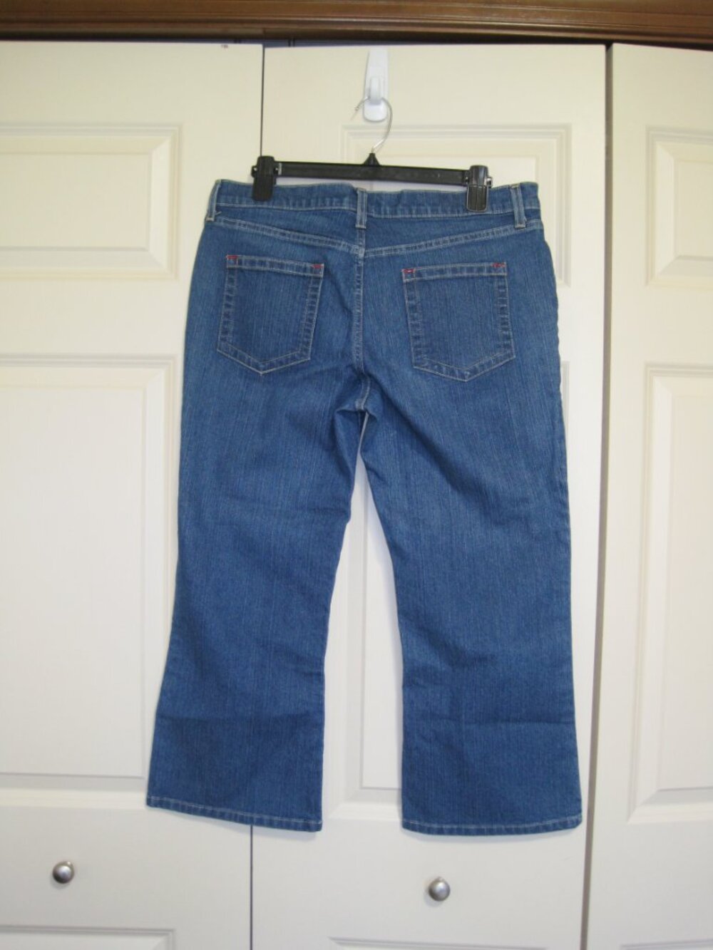 Mossimo Supply Co. Medium Blue Cropped capri Jeans